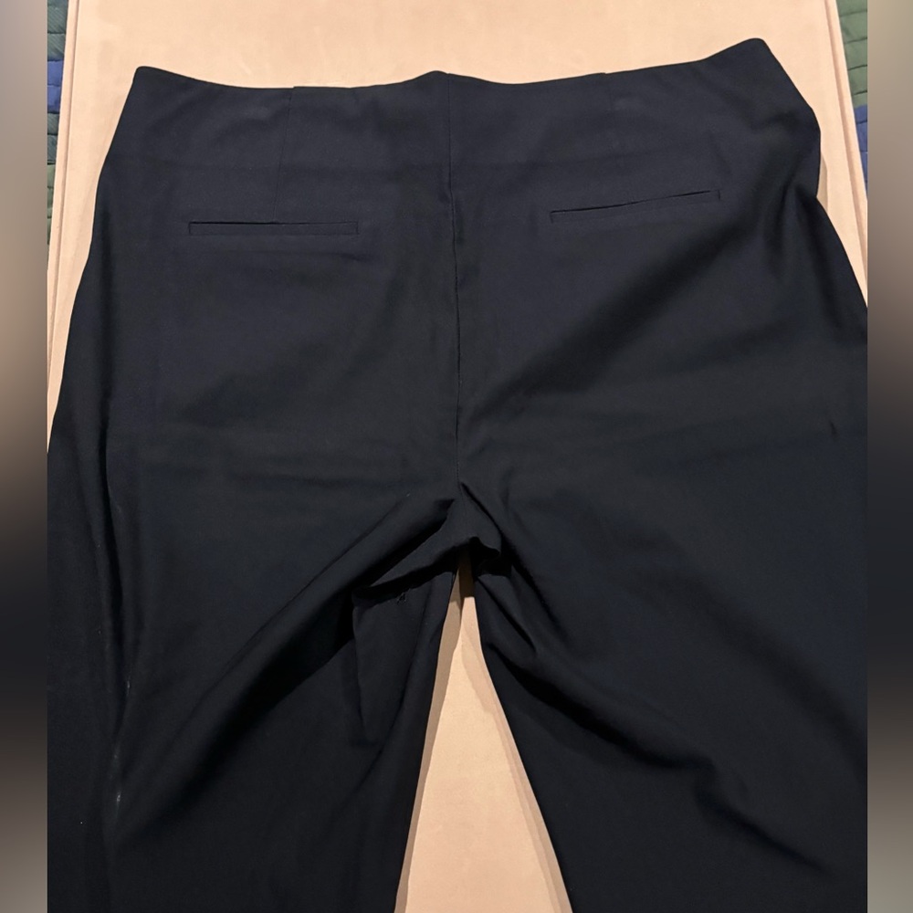 Apt. 9 Black long shorts with Sleek Design